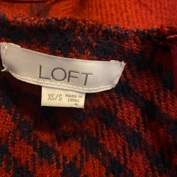 Loft Poncho Womens Sweater Wrap Shrug Soft Warm Fringe Hem Cape Plaid Red Blue - Picture 8 of 10